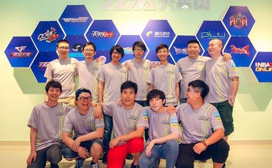 独家：国民岳父老公首合作 韩寒俱乐部签熊猫TV